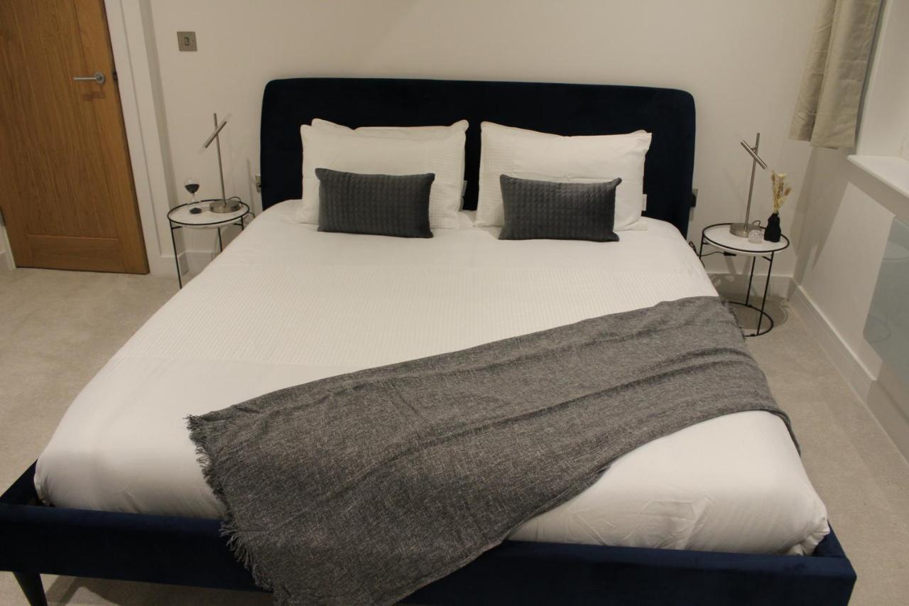 Luxury 2 Bed Apartment In The Heart Of Rochester Rochester  Eksteriør billede