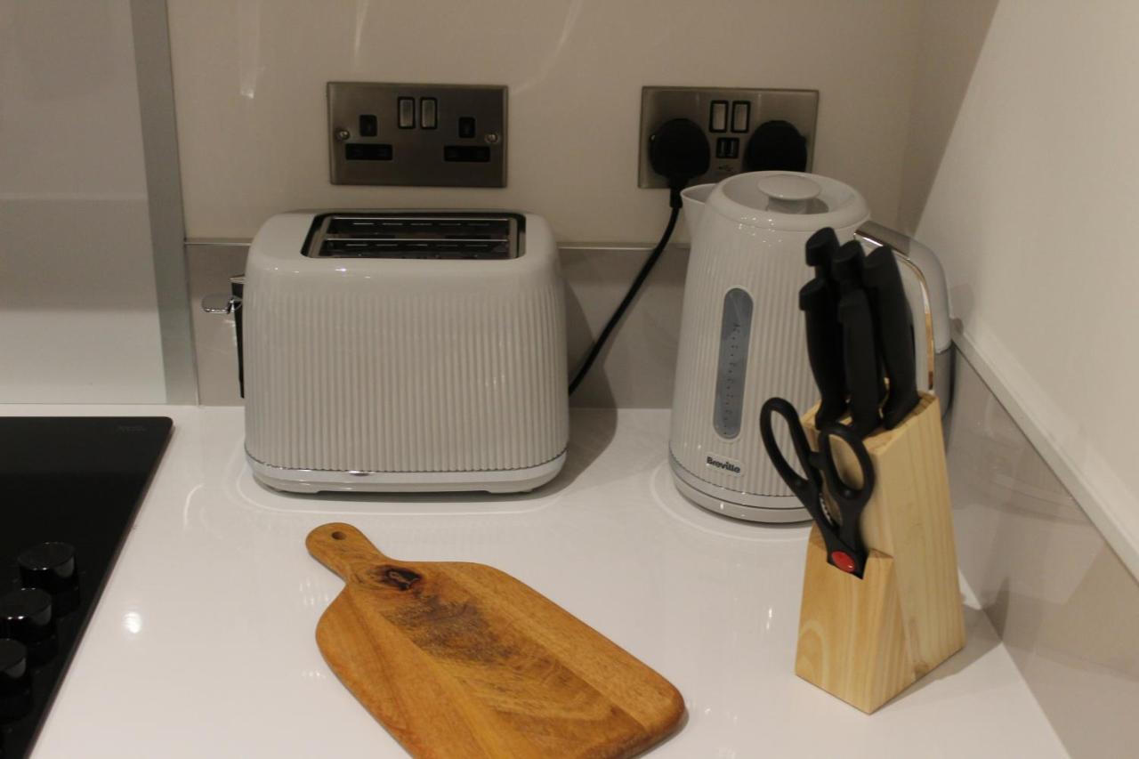 Luxury 2 Bed Apartment In The Heart Of Rochester Rochester  Eksteriør billede